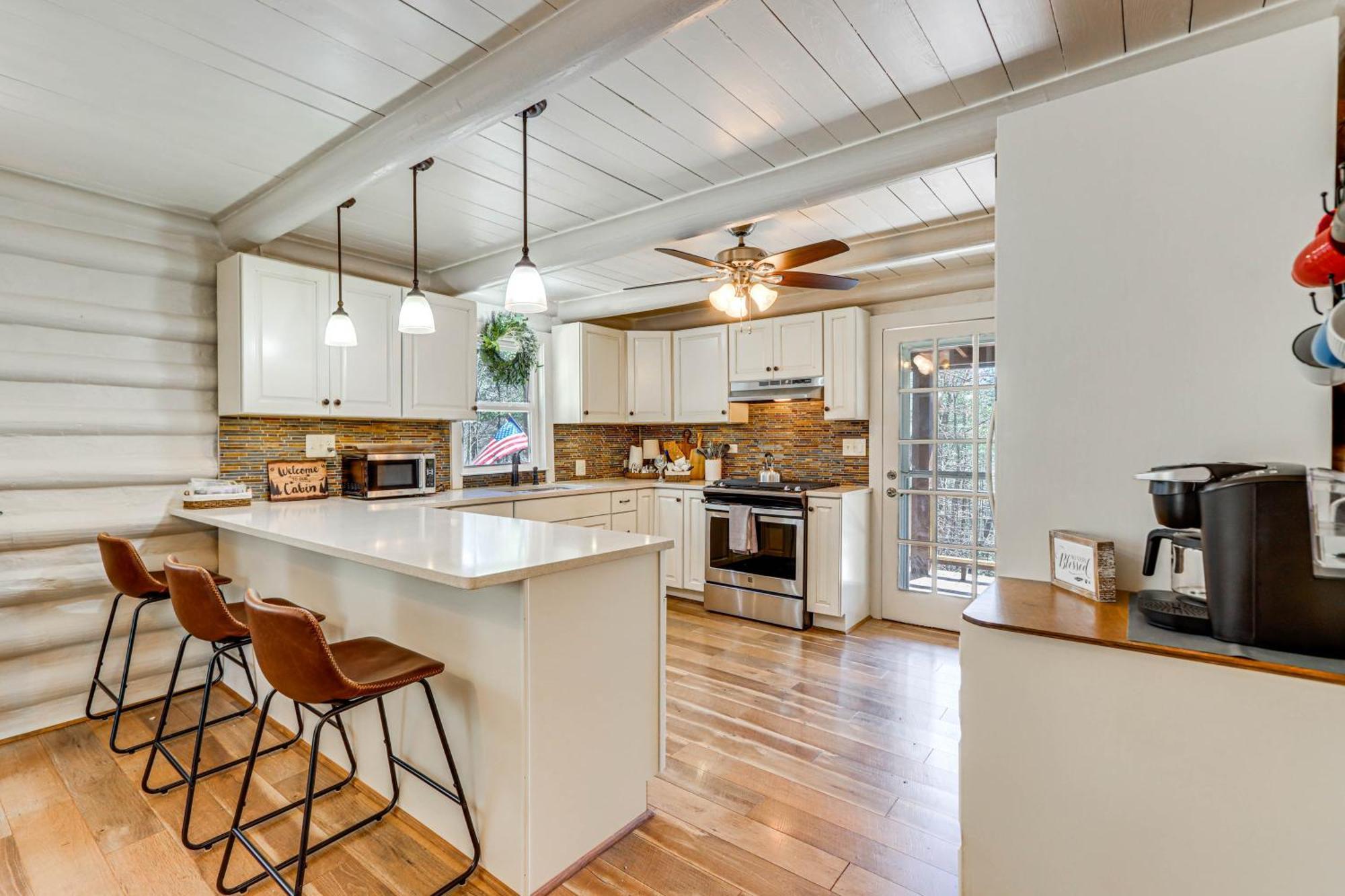 Dog-Friendly Hiawassee Cabin With Decks And Fire Pit! Экстерьер фото