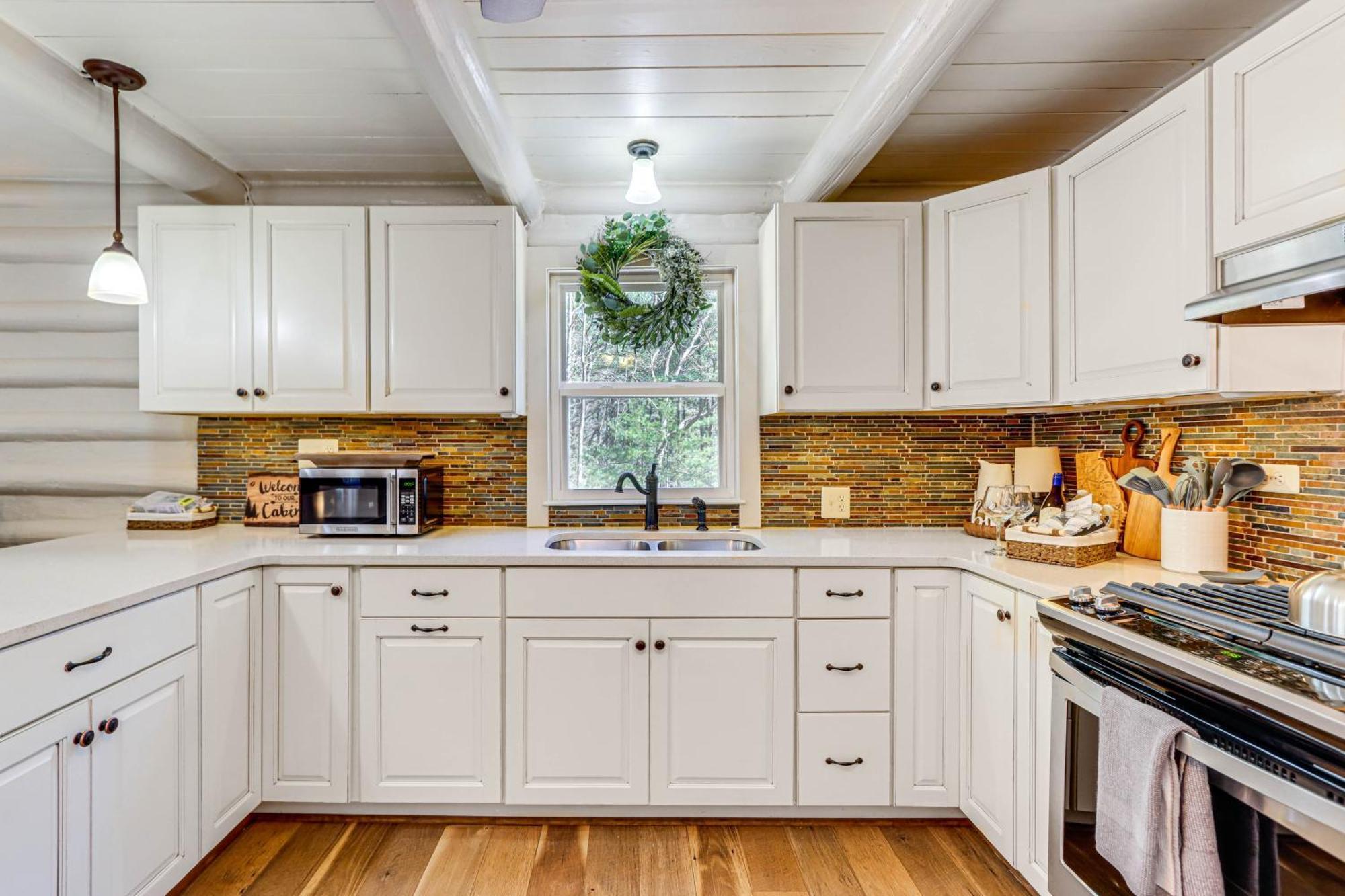 Dog-Friendly Hiawassee Cabin With Decks And Fire Pit! Экстерьер фото