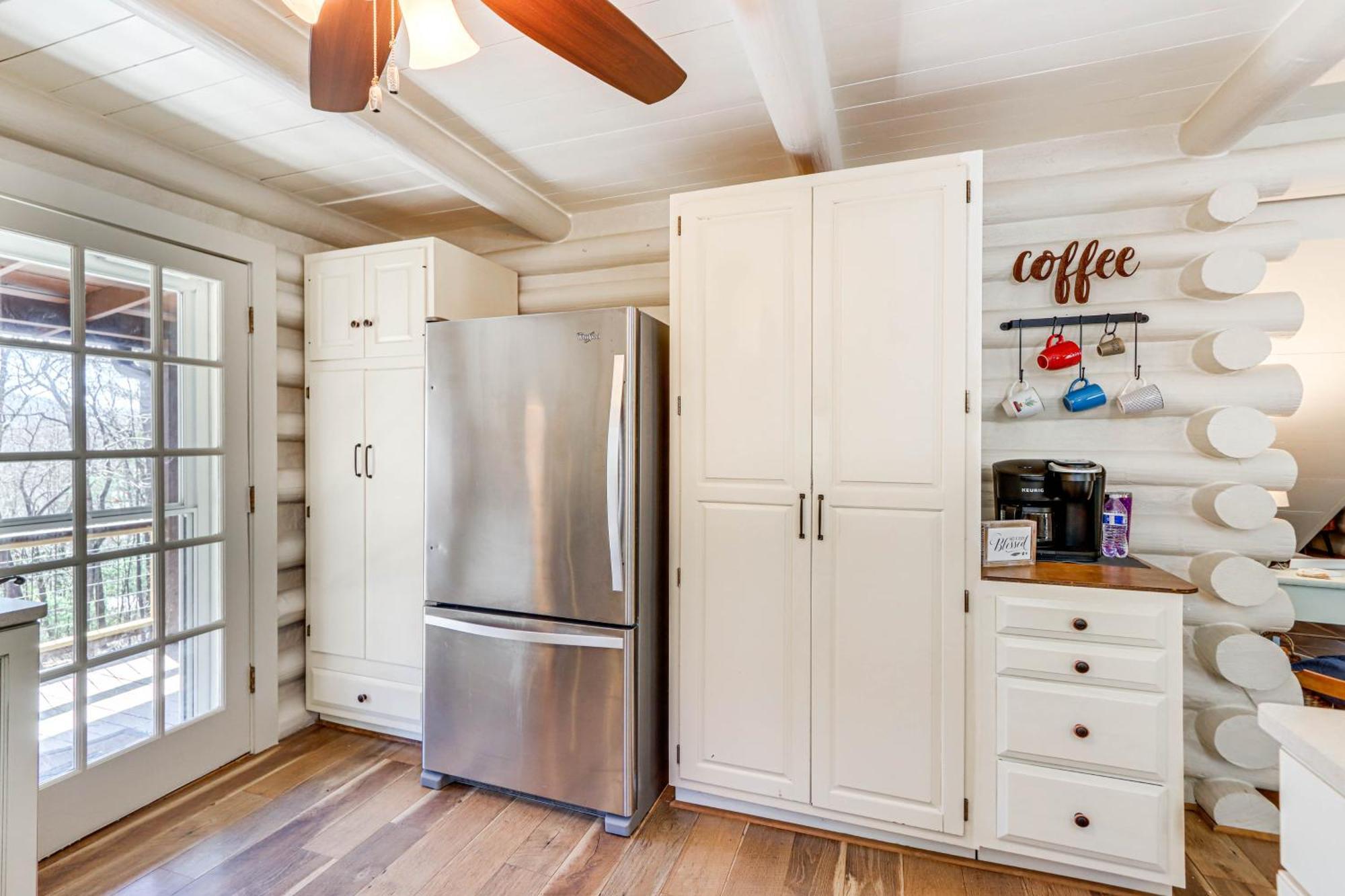 Dog-Friendly Hiawassee Cabin With Decks And Fire Pit! Экстерьер фото