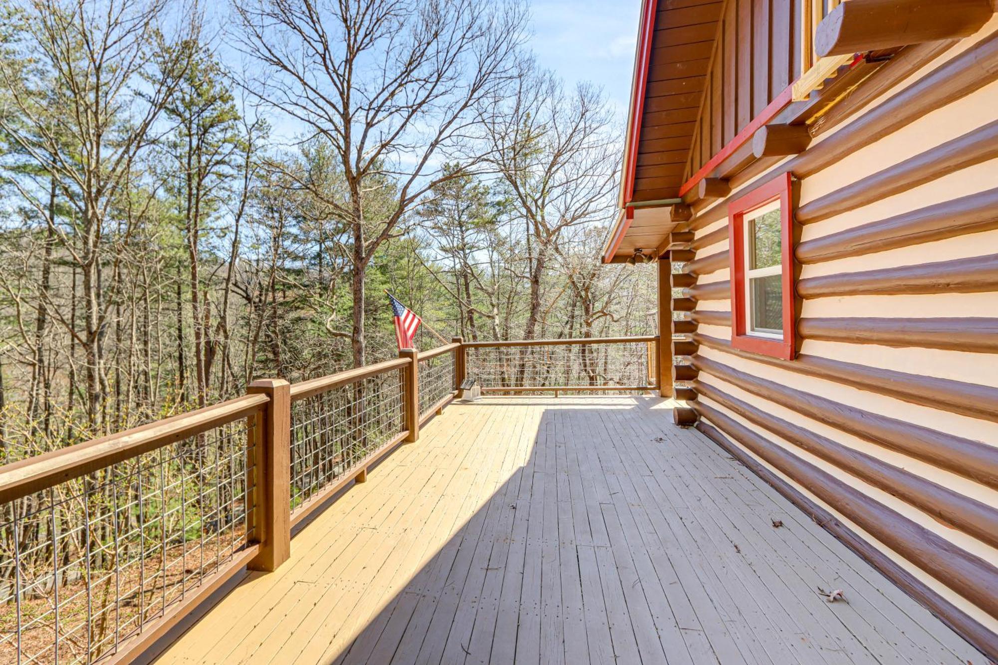 Dog-Friendly Hiawassee Cabin With Decks And Fire Pit! Экстерьер фото